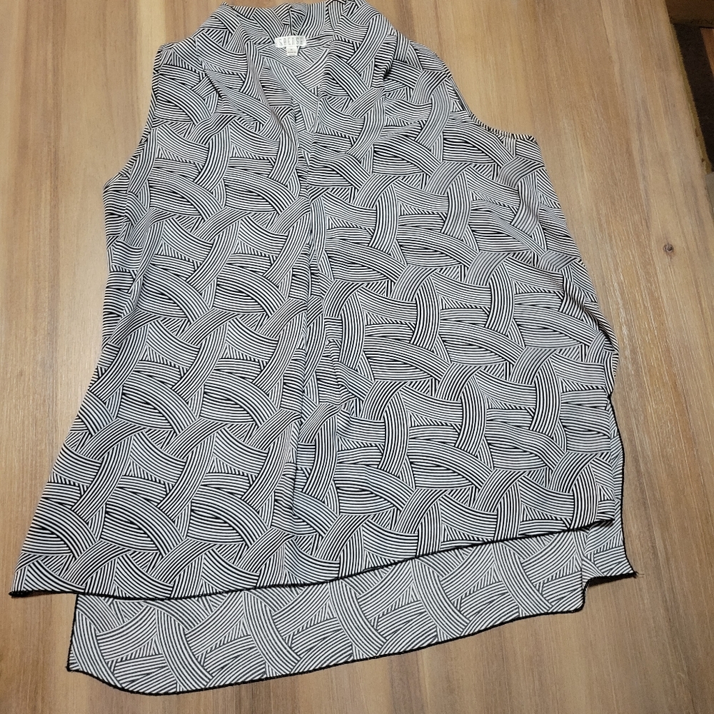 Spense Black White Geometric Pattern TANK TOP Women Size medium Vneck